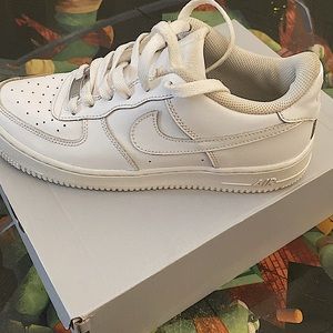 Nike: White Air Force 1, kids size 6